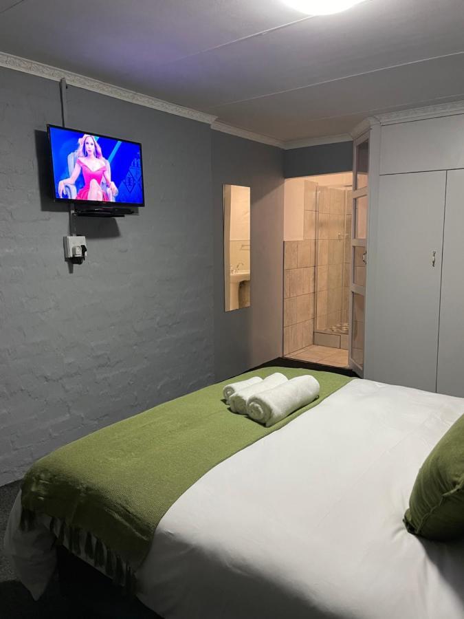 Host Hub Guest House Kempton Park Exterior foto