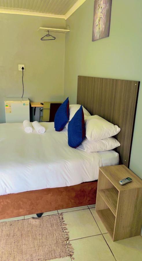 Host Hub Guest House Kempton Park Exterior foto