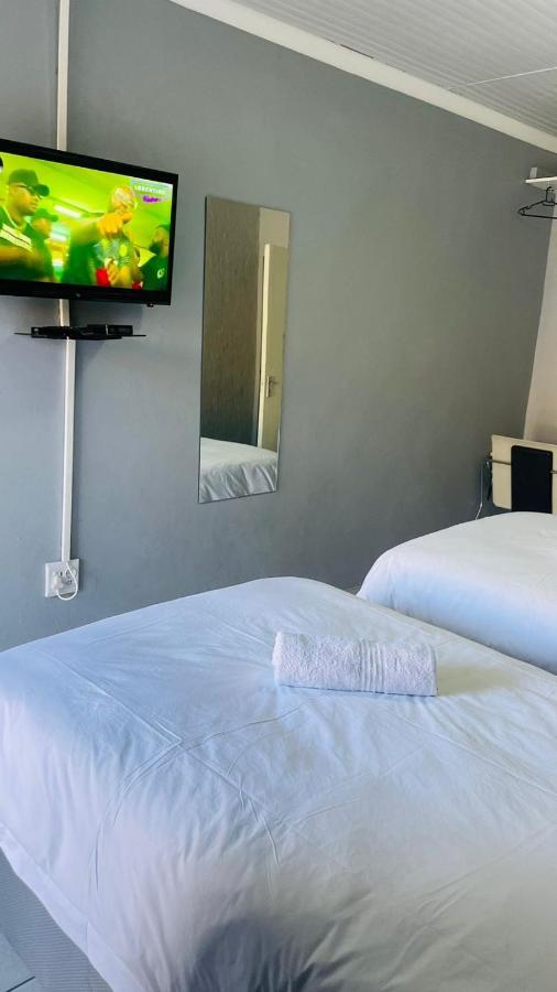 Host Hub Guest House Kempton Park Exterior foto