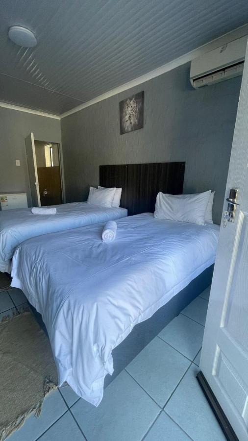 Host Hub Guest House Kempton Park Exterior foto